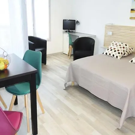 Studio For 2 People *